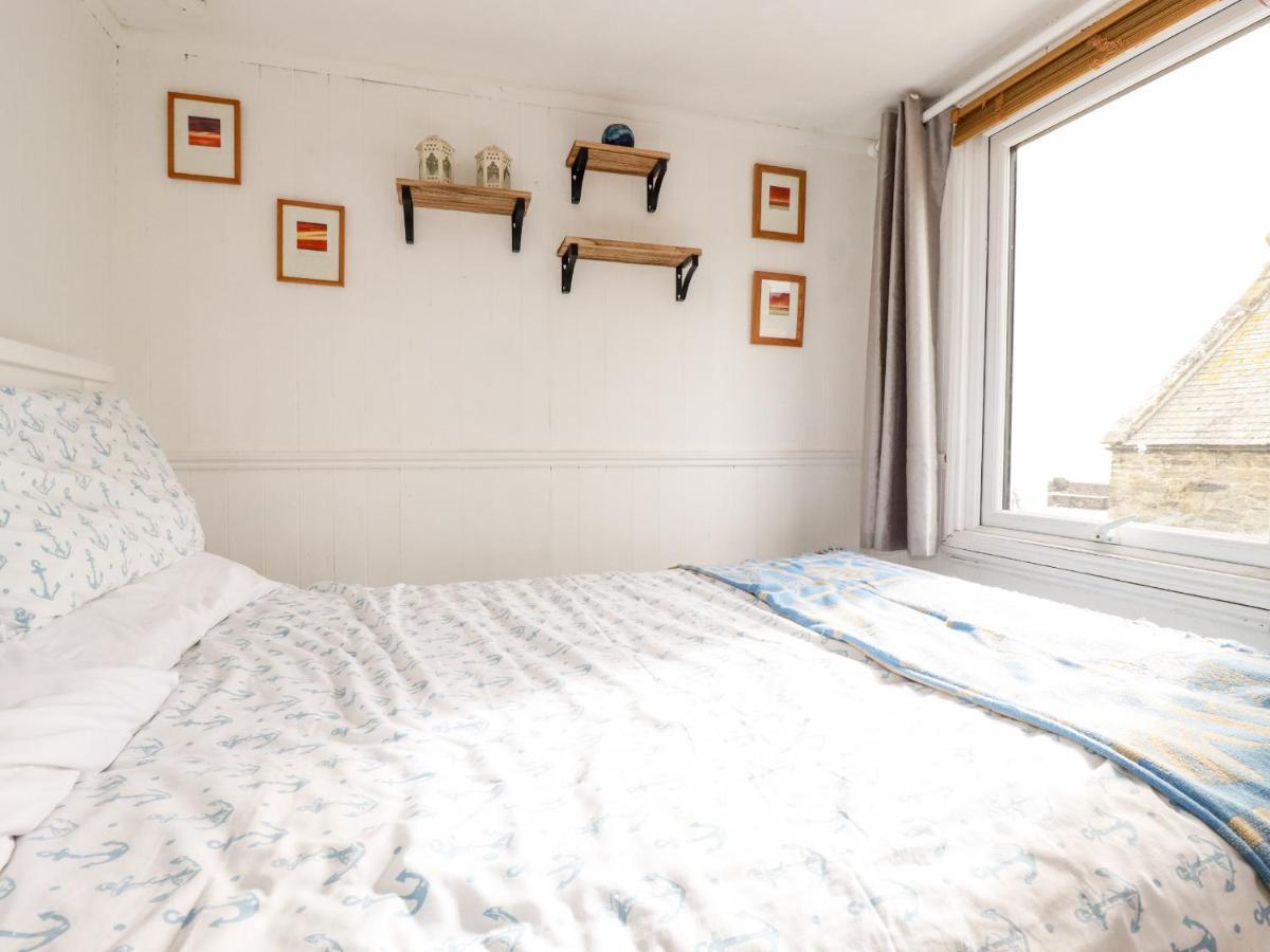 The Moonbeach Cabin Gorran Haven Екстериор снимка